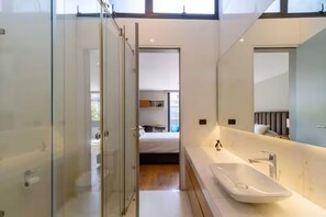 Towels, soap, toilet paper - Casa Mezcal | Stylish 8-guest stay in Roma Sur (Ciudad de México)