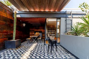 Outdoor dining - Casa Mezcal | Stylish 8-guest stay in Roma Sur (Ciudad de México)