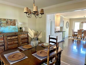 Dining - Private, close-in Lake Murray home with boat ramp, dock and panoramic views. (Chapin)