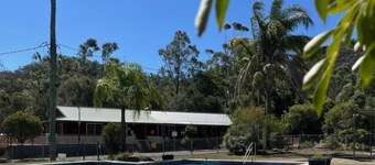 Sandy Hollow Tourist Retreat