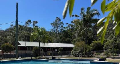 Sandy Hollow Tourist Retreat