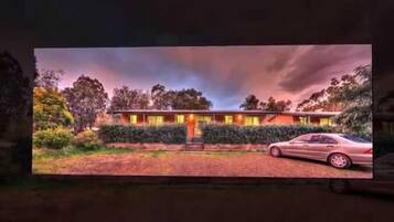 Room, 1 Queen Bed | Exterior