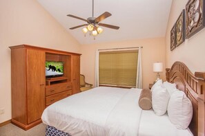 Room - Cozy 1-bedroom condo in fantastic Pigeon Forge with AC (Pigeon Forge)