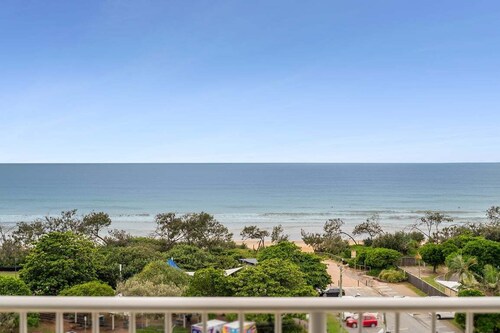 Elouera Beachside Bliss