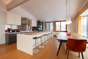Chalet Supérieur, balcon, vue montagne | Cuisine privée