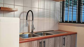 Room, 3 Bedrooms, Accessible | Interior