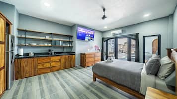 Minibar, caja de seguridad en la habitación, escritorio y wifi gratis