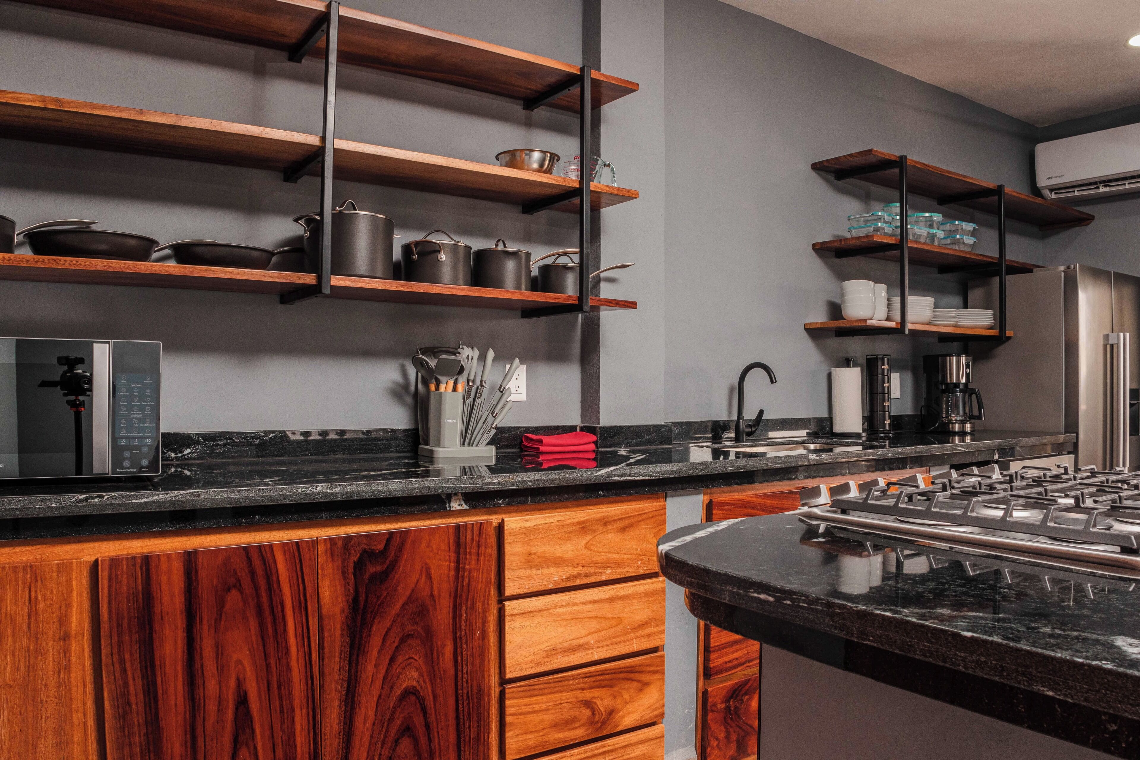 Exclusive Apartment, Lake View | Private kitchen