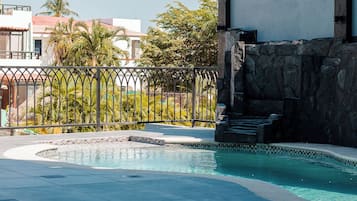 Piscine couverte, piscine extérieure