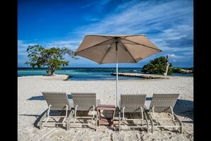 Beach - Resort with 1 bedroom and AC at Hacienda Tres Rios Playa Del Carmen (Cancún)