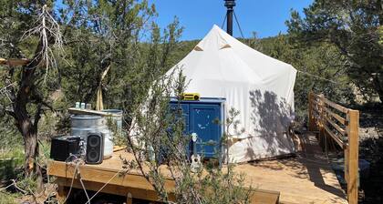 Tuktu Ranch - Serenity Yurt - Glamping Experience