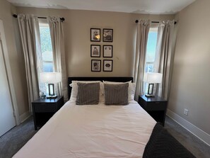 2 bedrooms, iron/ironing board, WiFi, bed sheets - Sophistique Stay A - 1 Gig WiFi, Central, Quiet (Columbus)