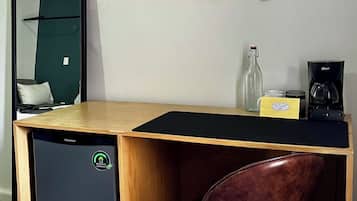 Bureau, espace de travail pour ordinateur portable