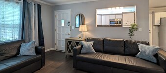 Stylish Ranch in OP - Quiet - Great location