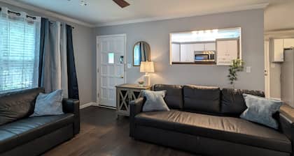 Stylish Ranch in OP - Quiet - Great location