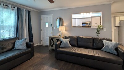 Stylish Ranch in OP - Quiet - Great location