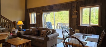 Cabin Escape | Hot Tub + Loft + Sleeps 8