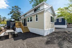 Exterior - Pool • Fire Pit • Game Room • Sleeps 8 (Middle Township)