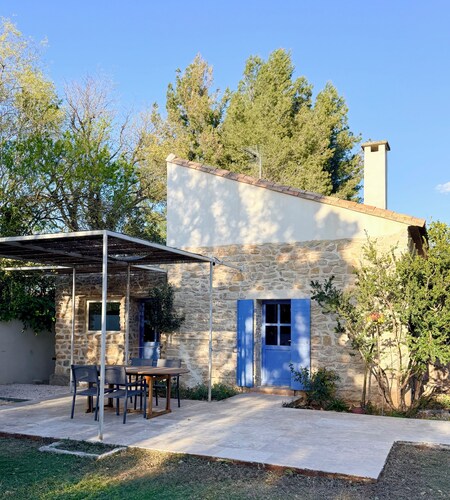 Charmant Mazet provençal, jardin et terrasse, 2 chambres