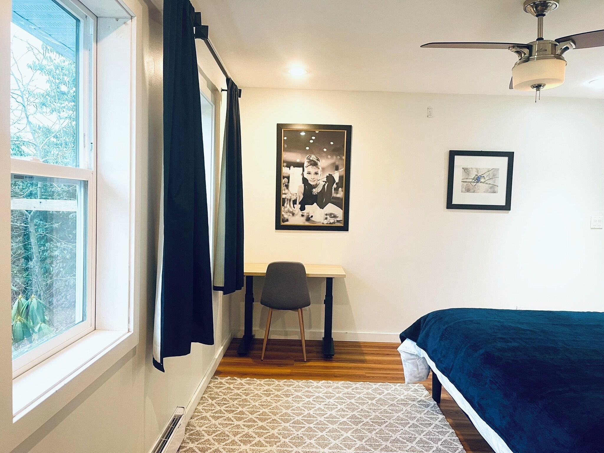 2 habitaciones, tabla de planchar con plancha y cuna de viaje 