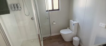 The Ember Lodge - The Sunset and Sunrise Haven 5 minutes to Goulburn CBD
