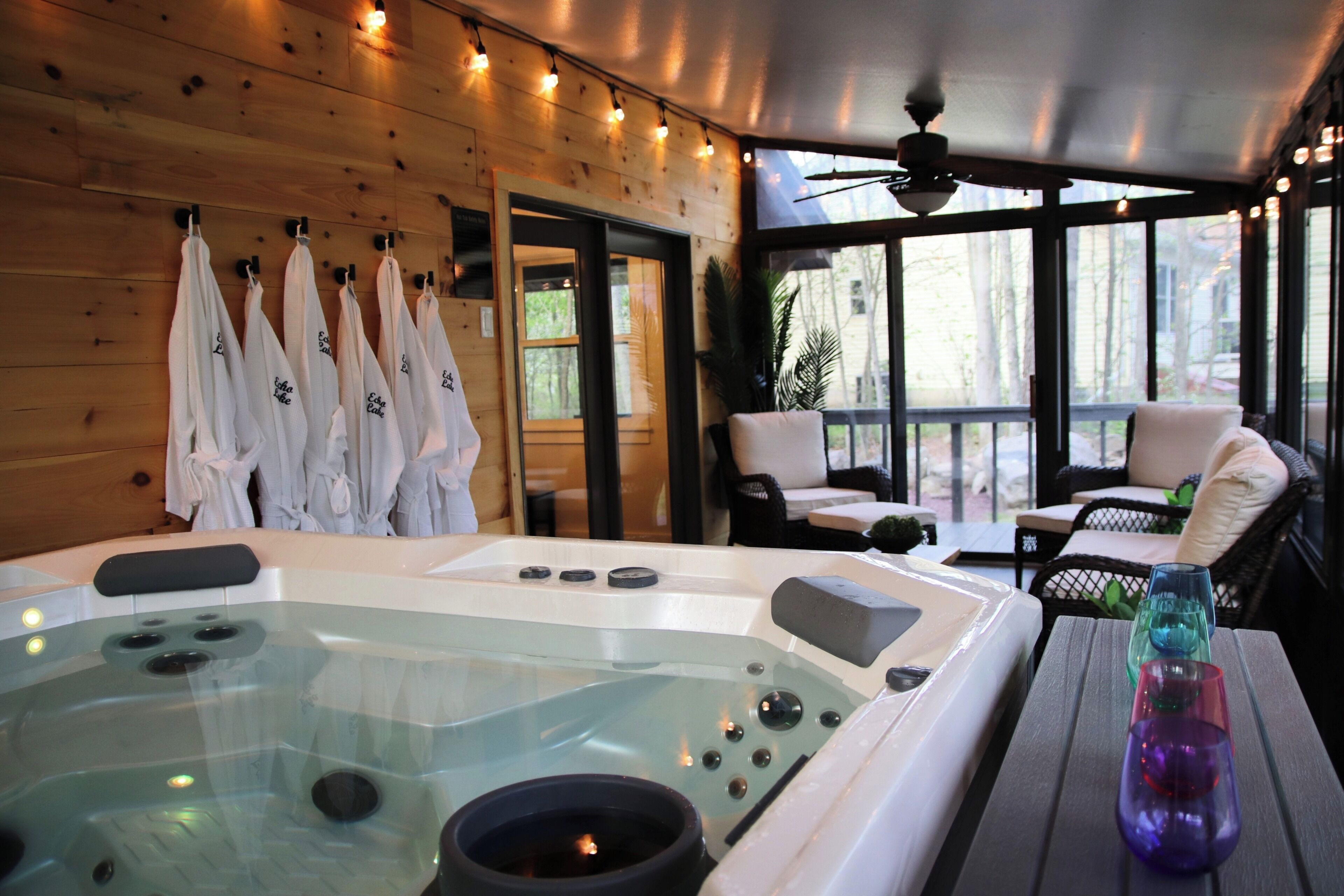 Indoor spa tub