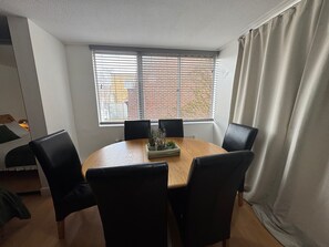 Dining - Apartment Sleeps 14 with Balcony (London)