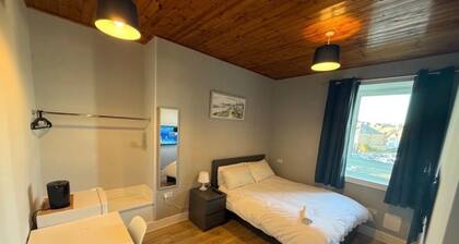 Apartment Sleeps 6 with Parking