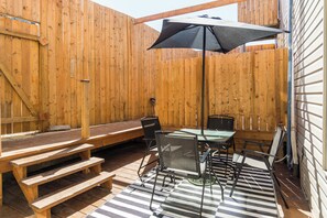 Outdoor dining - The blacksmith's shop - L'atelier de forgeron (Québec)