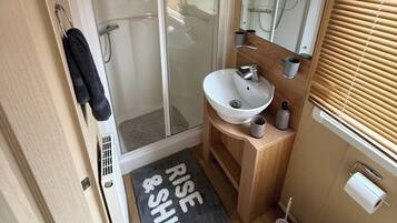 Shower, towels