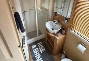 Shower, towels