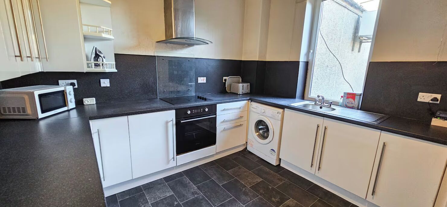 Fridge, microwave, oven