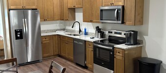 Brand new Cozy 2-bedroom condo in beautiful Berea
