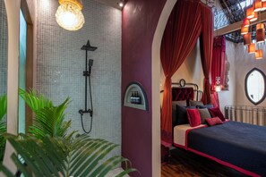 Superior Apartment | Bathroom