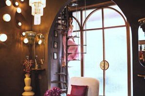 Superior Apartment | Living room - Atelier Ubud Art Lofts (Ubud)