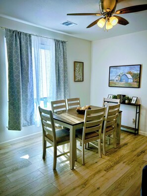 Dining - 3BR●Private Bath Sweets●Game Room●Casino Nearby (Durant)