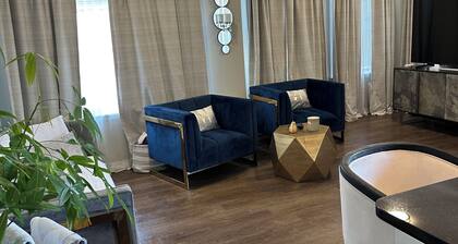 Cozy 2-bedroom apartment with AC in serene Lyndhurst