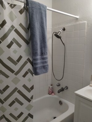Towels, soap, toilet paper - Chill spot (North Las Vegas)