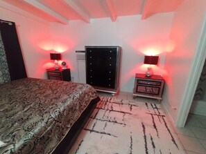 1 bedroom, WiFi, bed sheets - Chill spot (North Las Vegas)