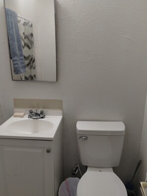 Towels, soap, toilet paper - Chill spot (North Las Vegas)