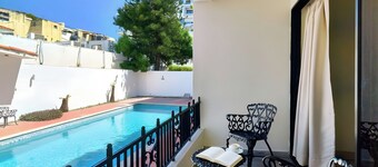 Roy Arias Suites