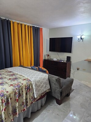 Room - Valencia Court Cozy Corner (Kingston)