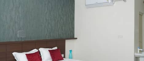 Room | Free WiFi