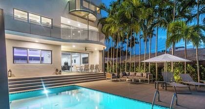 Villa Haven by Rove 4BR Waterfront W/pool & Gym