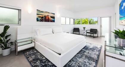 Villa Haven by Rove 4BR Waterfront W/pool & Gym