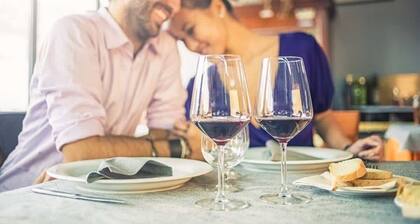 Romantic Napa Escape Prime Location King Bed, Private Patio & Pool