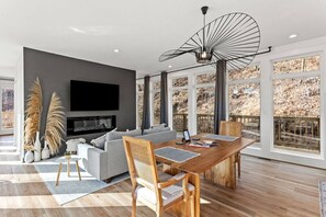 Chalet (1 Bedroom) | Interior