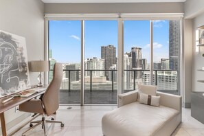 Interior - Villa Infinity by Rove Travel Pent W/seaview (Miami)