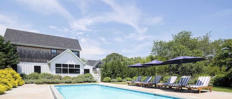 House (6 Bedrooms) | Front of property