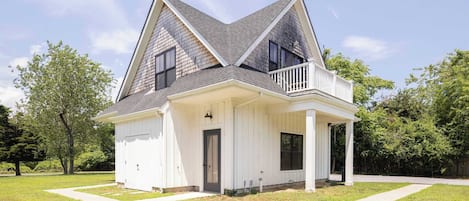 House (6 Bedrooms) | Interior